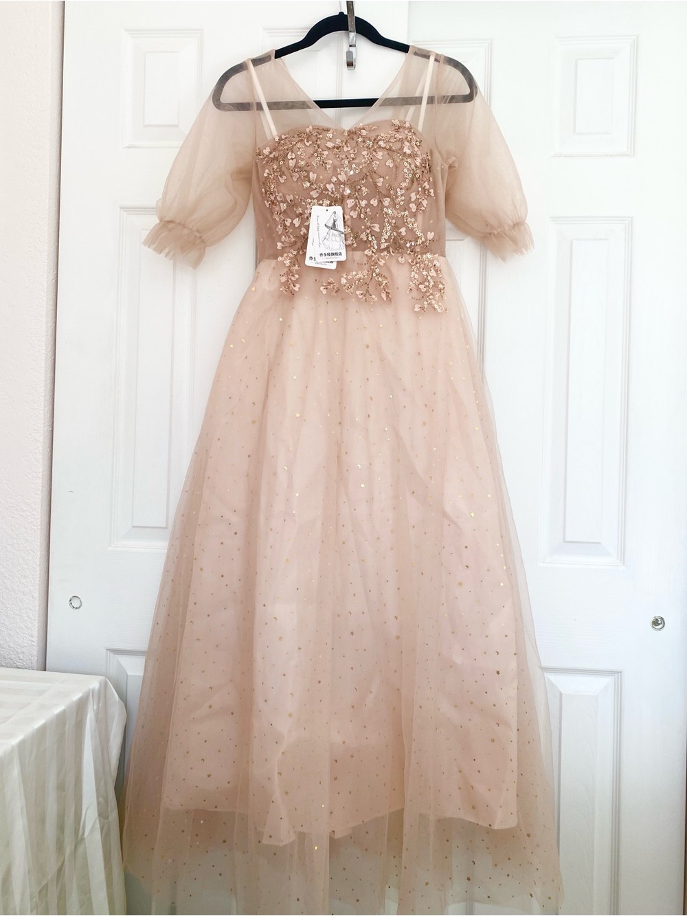 Women Elegant Flower Applique Puff Sleeves Tulle Evening Dress, Champagne Color